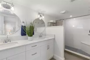 4390 Exeter Dr, Longboat Key, FL 34228 - Photo 20