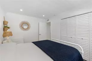 4390 Exeter Dr, Longboat Key, FL 34228 - Photo 22