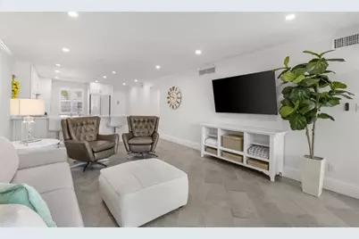 4390 Exeter Drive #206, Longboat Key, FL 34228 - Photo 4