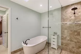 2367 Harbour Oaks Dr, Longboat Key, FL 34228 - Photo 20