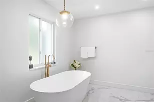 1660 Pine Harrier Cir, Sarasota, FL 34231 - Photo 40