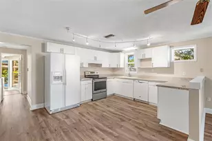 2380 Bay St, Sarasota, FL 34237 - Photo 14