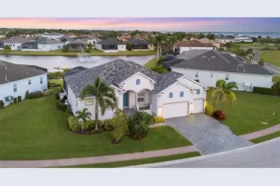 6261 Champions Row Street, Bradenton, FL 34210 - Photo 2