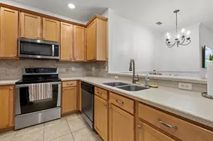 8031 Limestone Ln, Sarasota, FL 34233 - Photo 14