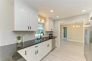 3645 Calliandra Dr, Sarasota, FL 34232 - Photo 10