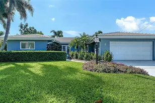 5569 Contento Dr, Sarasota, FL 34242 - Photo 4