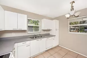 2535 24th St, Sarasota, FL 34234 - Photo 8