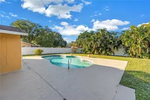 813 Cypress Wood Ln, Sarasota, FL 34243 - Photo 28
