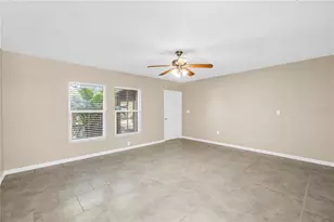 813 Cypress Wood Ln, Sarasota, FL 34243 - Photo 6