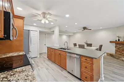 3880 Wilshire Circle #28, Sarasota, FL 34238 - Photo 14
