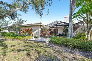 3880 Wilshire Cir, Sarasota, FL 34238 - Photo 36