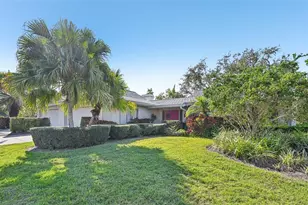 3880 Wilshire Cir, Sarasota, FL 34238 - Photo 1
