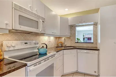 260 Santa Maria Street #305, Venice, FL 34285 - Photo 2