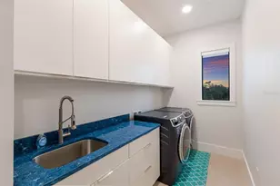 569 Rountree Dr, Longboat Key, FL 34228 - Photo 36