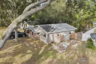 611 Palm Ave N, Saint Petersburg, FL 33703 - Photo 2