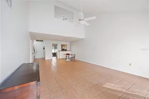 2767 Horseshoe Ct, Sarasota, FL 34235 - Photo 14