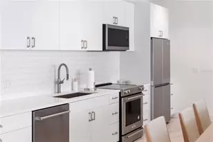 1750 Benjamin Franklin Dr, Sarasota, FL 34236 - Photo 12