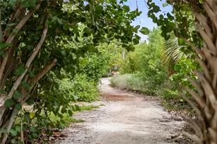 1750 Benjamin Franklin Dr, Sarasota, FL 34236 - Photo 82