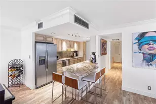 1750 Benjamin Franklin Dr, Sarasota, FL 34236 - Photo 6