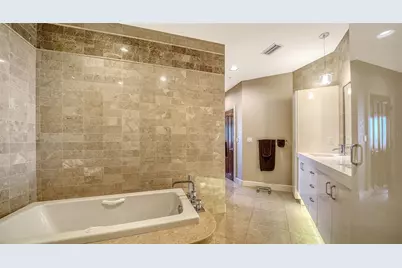 340 Gulf Of Mexico Drive #126, Longboat Key, FL 34228 - Photo 20