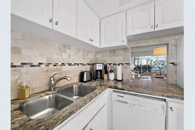 4350 Chatham Drive #105, Longboat Key, FL 34228 - Photo 6