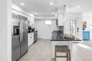 111 Whispering Sands Cir, Sarasota, FL 34242 - Photo 12