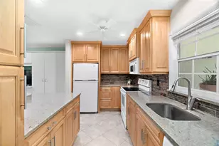 3533 Tree Line Ct, Sarasota, FL 34231 - Photo 14