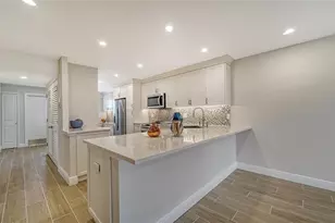 5760 Midnight Pass Rd, Sarasota, FL 34242 - Photo 6