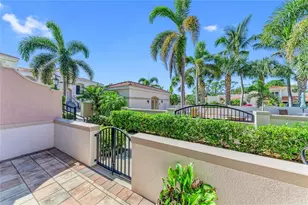 435 Nokomis Ave S, Venice, FL 34285 - Photo 26