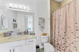 435 Nokomis Ave S, Venice, FL 34285 - Photo 24