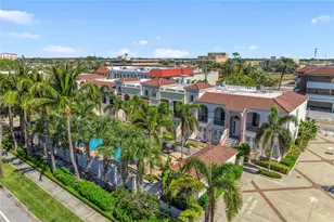 435 Nokomis Ave S, Venice, FL 34285 - Photo 1