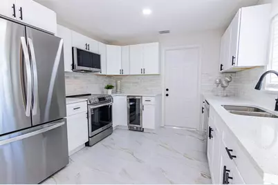 3226 Patton Street, Sarasota, FL 34235 - Photo 8