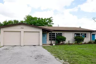 3704 17th Ave W, Bradenton, FL 34205 - Photo 2