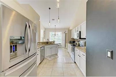 11720 Clubhouse Drive, Lakewood Ranch, FL 34202 - Photo 28