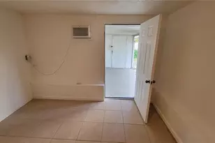 432 Crosby Ct, Sarasota, FL 34237 - Photo 18