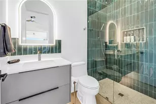 2305 Temple St, Sarasota, FL 34239 - Photo 44