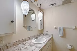 1400 1st Ave W, Bradenton, FL 34205 - Photo 24