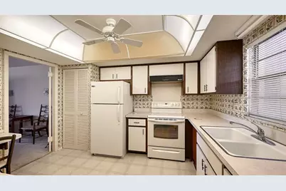 1400 1st Avenue W #304, Bradenton, FL 34205 - Photo 18