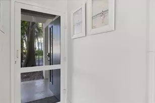 500 S Washington Dr, Sarasota, FL 34236 - Photo 2