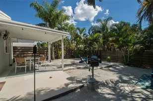 1805 Ivanhoe St, Sarasota, FL 34231 - Photo 16