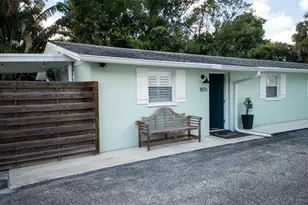 1805 Ivanhoe St, Sarasota, FL 34231 - Photo 2