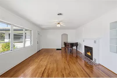 6240 Uplands Boulevard, Sarasota, FL 34243 - Photo 10