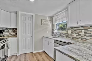 4021 Olive Ave, Sarasota, FL 34231 - Photo 18