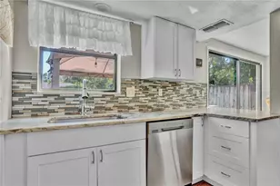 4021 Olive Ave, Sarasota, FL 34231 - Photo 16