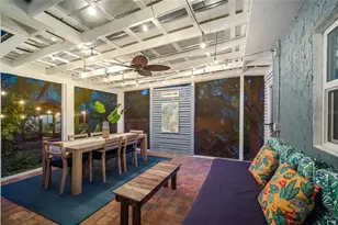 426 Eagles Nest Ln, Sarasota, FL 34243 - Photo 6