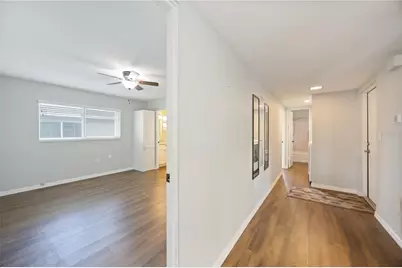 85 Strathmore Boulevard, Sarasota, FL 34233 - Photo 18