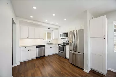 85 Strathmore Boulevard, Sarasota, FL 34233 - Photo 8