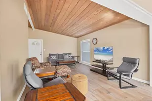 2832 Novus St, Sarasota, FL 34237 - Photo 8