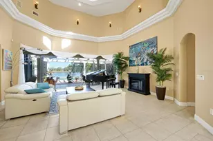 4209 Lake Lockhart Dr, Orlando, FL 32810 - Photo 4