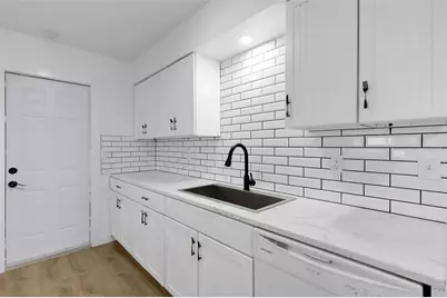 5356 Castleman Drive, Sarasota, FL 34232 - Photo 12